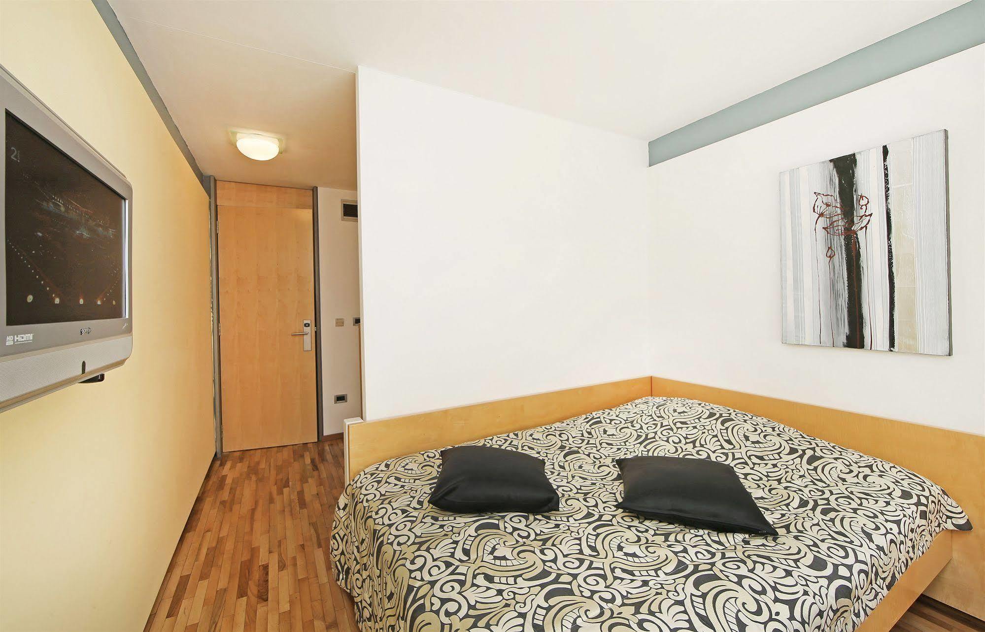 Hotel Grosuplje Extérieur photo